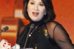 الفنانة  بوسي ''لماذا الكل يتكلم فرنساوي؟