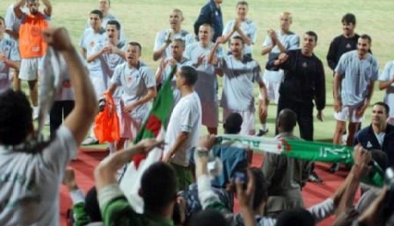 سعدان يأمر زياني بالخروج من الملعب