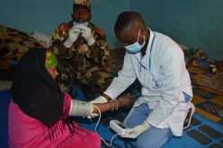 اللجنة العلمية.. 170 وحدة متنقلة للتلقيح ضد كورونا إلى البدو الرحل والمناطق النائية