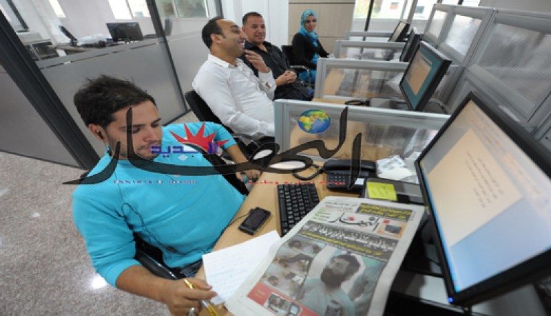 باقات الورد‮ ‬تتهاطل‮ ‬على‮ ‬النهار ‬