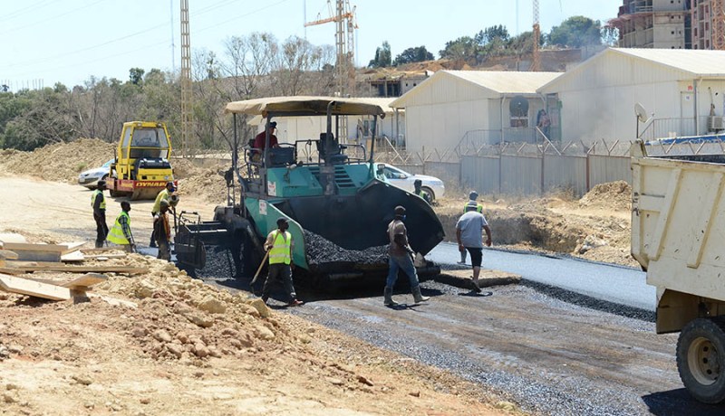 مديران سابقان للأشغال العمومية متهمان في قضية فساد بسكيكدة