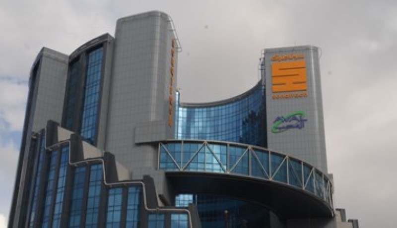 من يدفع مستحقات والدة الوزير…؟!