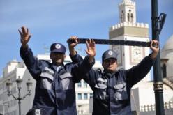 إصابة 11 عونا للحرس البلدي في اعتداءات ''مجهولة'' ''بالفيميجان'' والسيوف بساحة الشّهداء