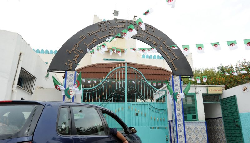 حبس امرأتين بتهمة تهريب أقراص مهلوسة عبر مطار هواري بومدين