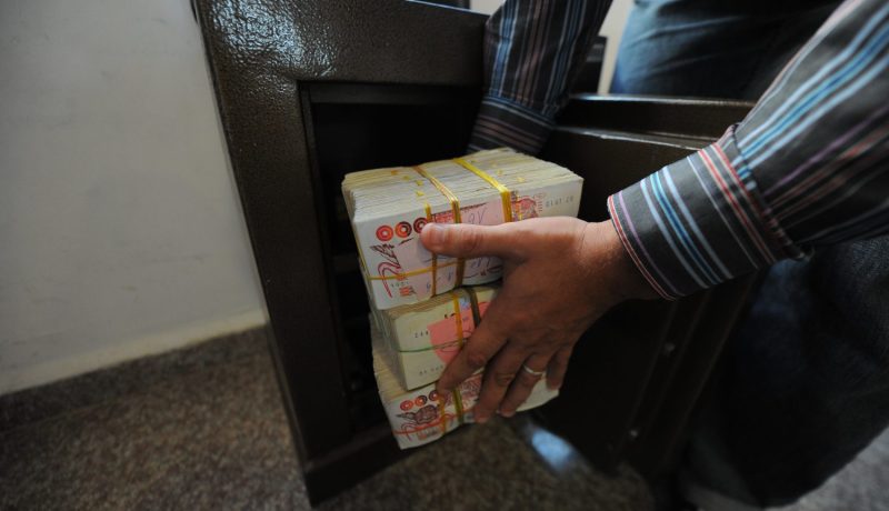 أمـن ســـوق أهــراس يـوقــف قــابـــض بـريــــد اخـتــلــس 1.8 مـلـيــار سنـتــيــم وحاول الهروب إلى تونس