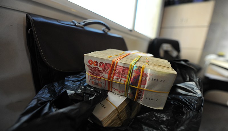 كاميرا مراقبة تكشف مخطط عصابة استولت على خزنة حديدية بها ما يقارب 3 ملايير