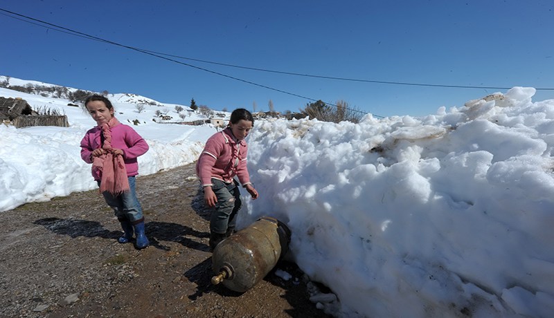 قتيل و 15 ولاية تحت الحصار بسبب الثلوج و الجيش يتدخل