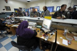 عون شباك مركز بريد سعيد حمدين متهمة باختلاس 400 مليون سنتيم من حساب موظفة