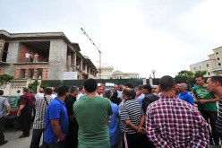 مكتتبو «عدل 2» يتجمهرون ومصالح الأمن تفرّقهم أمام مقر ولاية معسكر