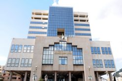 إعلان لبيع «فليشة» يطيح بـ4 متهمين أحدهم بحوزته أعلام «داعش» وملابس «البارا» والجيش الأمريكي!