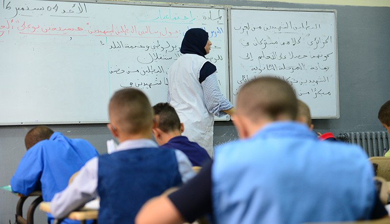 تسيير أقسام نموذجية أو تكوين الأساتذة بدل التقاعد المسبـق