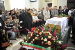 تشييع جثمان الفقيد المحامي محند يسعد أمس بمقبرة بن عكنون بالعاصمة