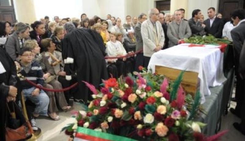 تشييع جثمان الفقيد المحامي محند يسعد أمس بمقبرة بن عكنون بالعاصمة