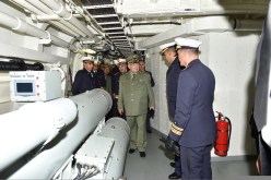 بالصور.. ڤايد صالح يشرف على رسو سفينة الغراب الفاتح