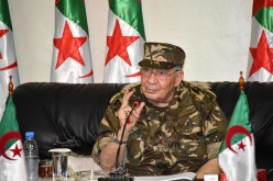 ڤايد صالح ينصب اللواء غريس عبد الحميد أمينا عاما بوزارة الدفاع الوطني