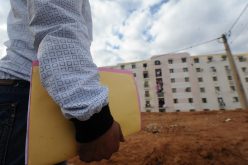 الحكومة تقرر بيع السكنات الموزعة “كاش” دون شروط!