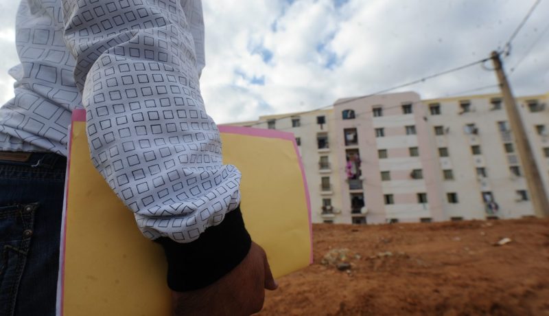 الحكومة تقرر بيع السكنات الموزعة “كاش” دون شروط!