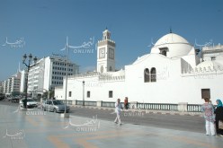 الحفاظ على أمن البلاد والعباد في خطبة العيد بالجامع الكبير