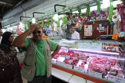 الشهرية تكفي 10 أيام فقط .. واللحم مرة في الشهر