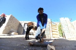 جزائريون يعيشون العصر الحجري في 2016 بالجلفة