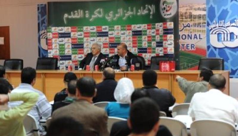 بن شيخة يشد الرحال اليوم إلى إسبانيا من وهران برفقة بوڤرة