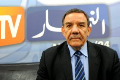 المرشح موسى تواتي يهاجم معارضي الصالونات في باريس وسويسرا