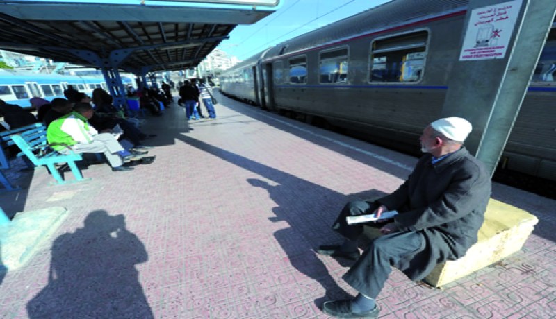 سائق قطار‮ ''‬يتعمد‮'' ‬التأخر في‮ ‬الإقلاع‮ ‬فيضرب من قبل الركاب