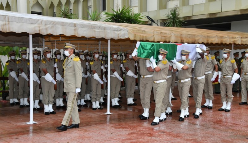 الفريق شنقريحة يشرف على مراسم تأبينية المرحوم اللواء صواب مفتاح