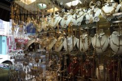 مسيّر محل مجوهرات وشريكه يستوليان على كيلوغرام من الذهب لإعادة بيعه في «الدلالة» بالعاصمة