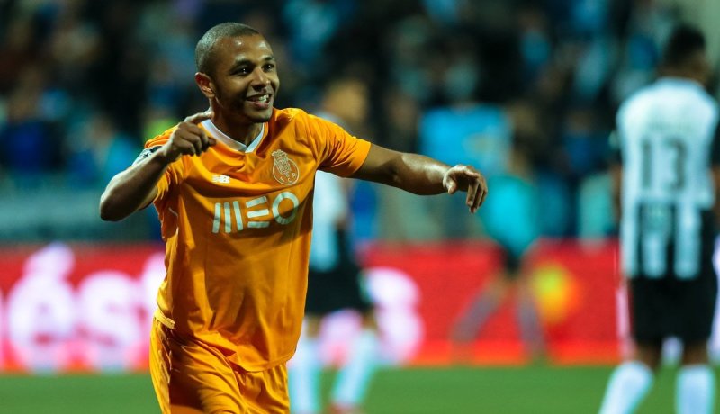 جماهير “بورتو” تدعم براهيمي قبل مباراة الموسم !