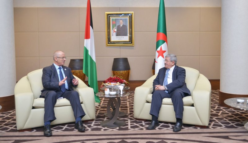 بالصور.. اويحيى يستقبل الوزير الأول الفلسطيني ووزير الداخلية القطري