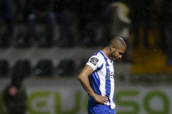 جماهير بورتو تدعم براهيمي وترفع معنوياته !