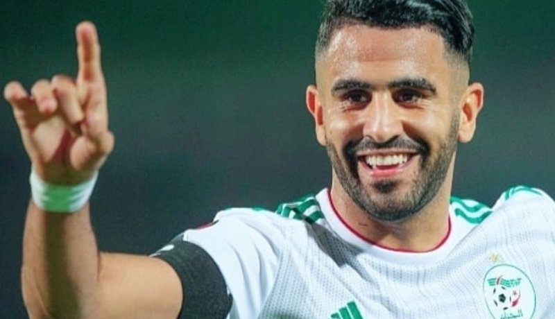 محرز يؤكد: “نريد التتويج باللقب في القاهرة”