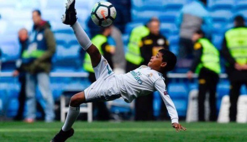 “كريستيانو جونيور” يُكرر مقصية والده في داربي مدريد