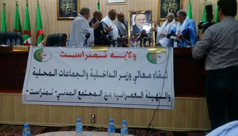 منتخبو تمنراست يكرمون الرئيس بوتفليقة