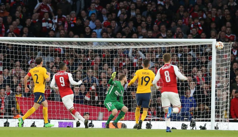 الأتلتيكو يُجبر أرسنال على التعادل ويقترب من نهائي “اليوروباليغ”