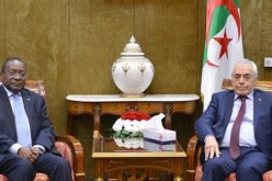 بالصور.. سفير الموزمبيق يؤدي لرئيس المجلس الشعبي الوطني زيارة وداع