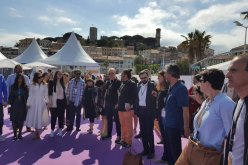 الممثل ديل تورو يقف دقيقة صمت في “كان” تضامنا مع فلسطين