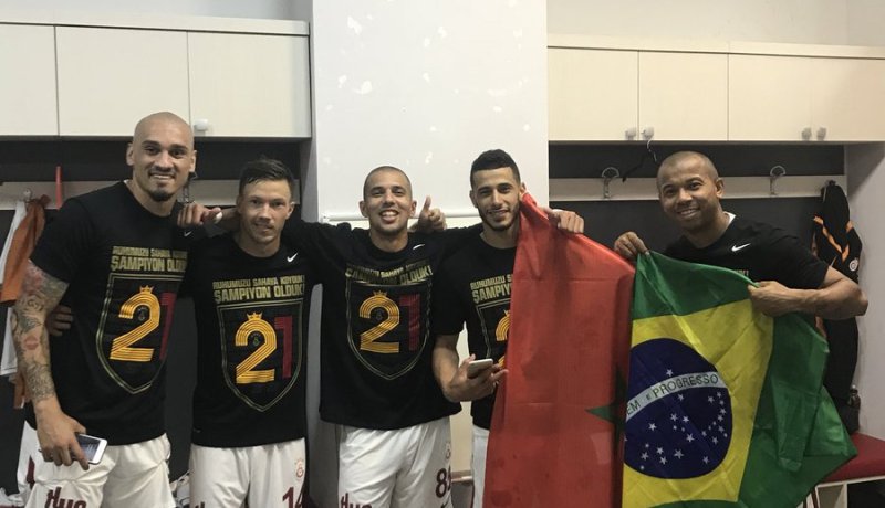 فيغولي:”شكرا لزوجتي ولأبنائي ولعائلة غلطة سراي”