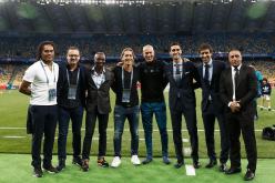 أساطير الملكي حاضرين بكييف لمُساندة أشبال زيدان