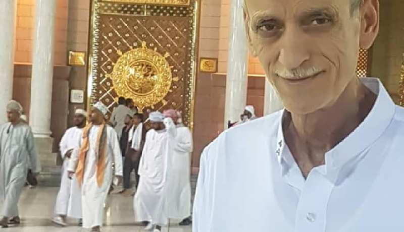 بالصور.. قرباج في البقاع المقدسة لتأدية مناسك العمرة