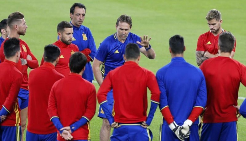 فوضى في المنتخب الإسباني ساعات قبل بداية “المونديال” !!