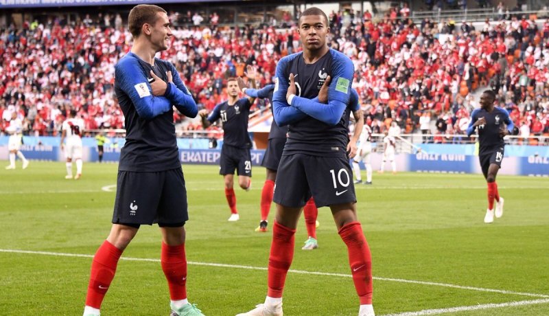 مبابي يتبرع بأموال المونديال ويقدم درسا في الوطنية !