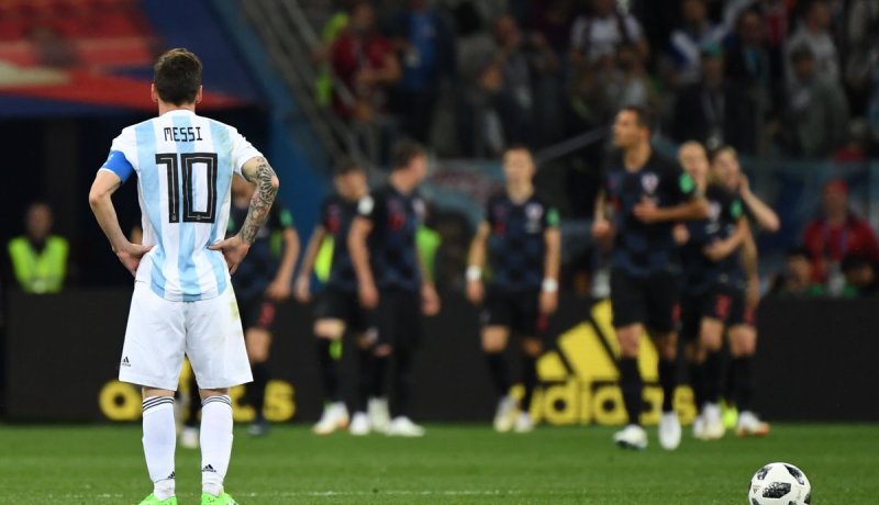 بالصور.. كرواتيا تُهين أرجنتين “ميسي” وتُقربها من توديع المونديال