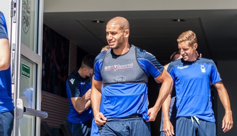 بالصور.. قديورة يُباشر التحضيرات مع نوتينغهام فورست