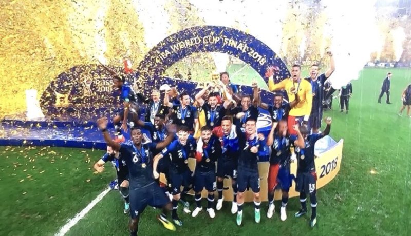 تعرف على أول ردة فعل لبن زيمة بعد تتويج فرنسا بالمونديال !!