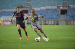 براهيمي يقود بورتو للفوز على إيفرتون