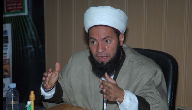 نحن مسلمون أحب من أحب وكره من كره وعلى بوتفليقة حماية الشريعة