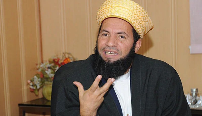 «يجب احترام حرية المنقّبات كما تحترم حرية المتبرّجات»