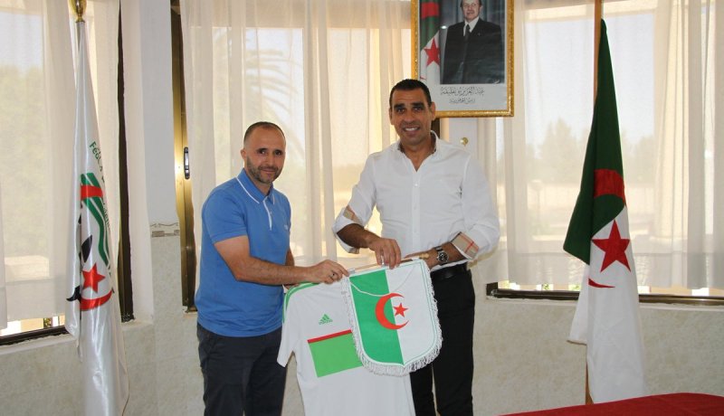 بالصور.. بلماضي يمضي على عقده رسميا بحضور زطشي